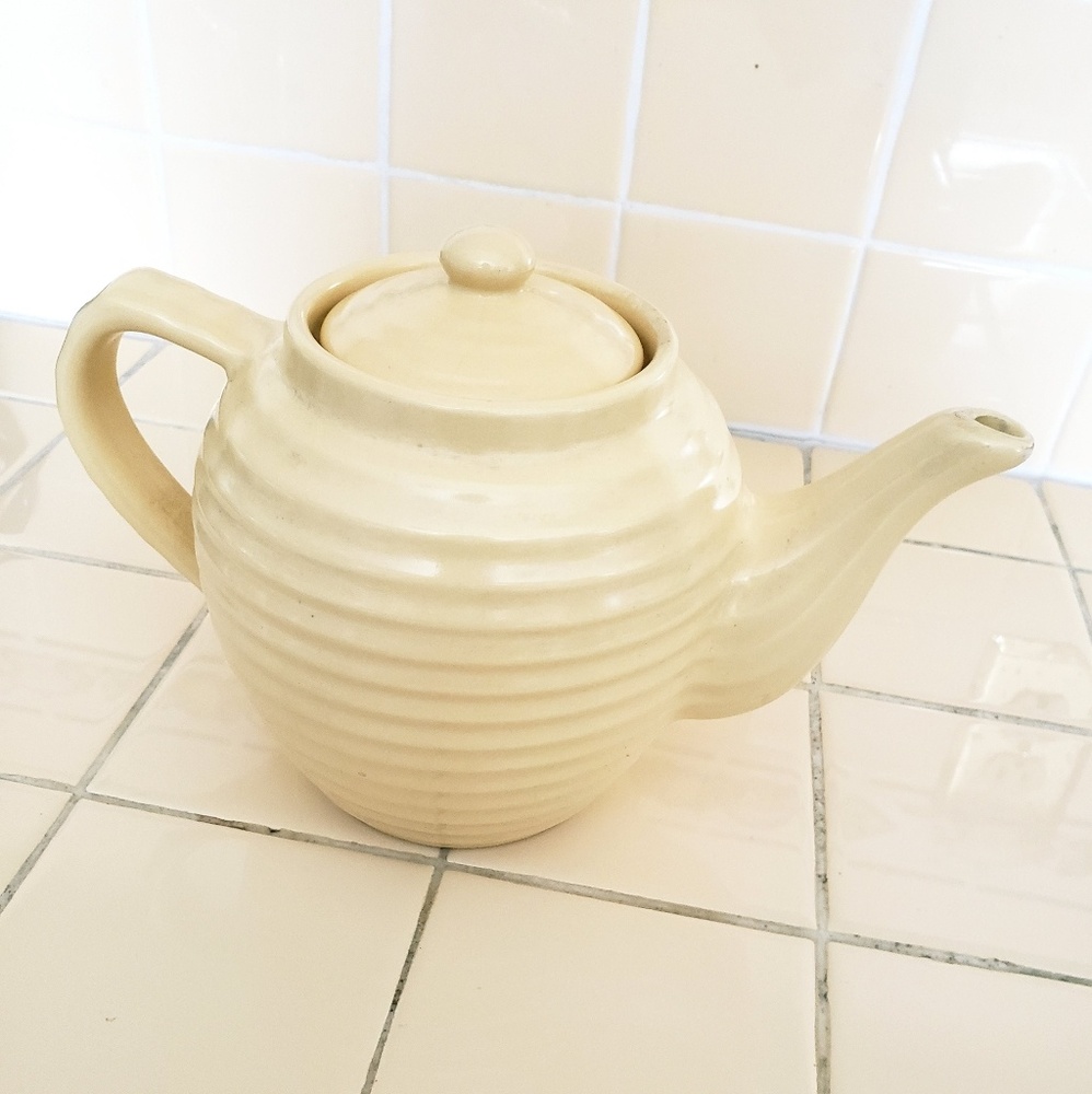 Bauer Pottery Tea Pot - Picture 2 of 5